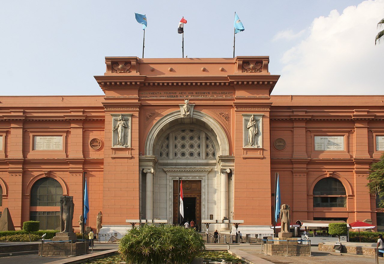 Day Tour to Cairo from Hurghada Pyramids and Tahrir Museum